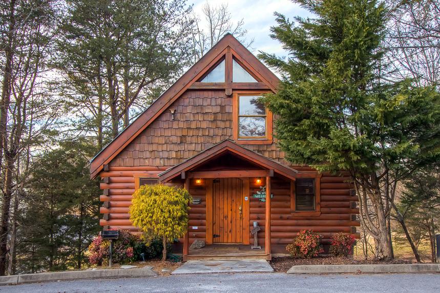 Front of 2 bedroom Cabin in Pigeon Forge