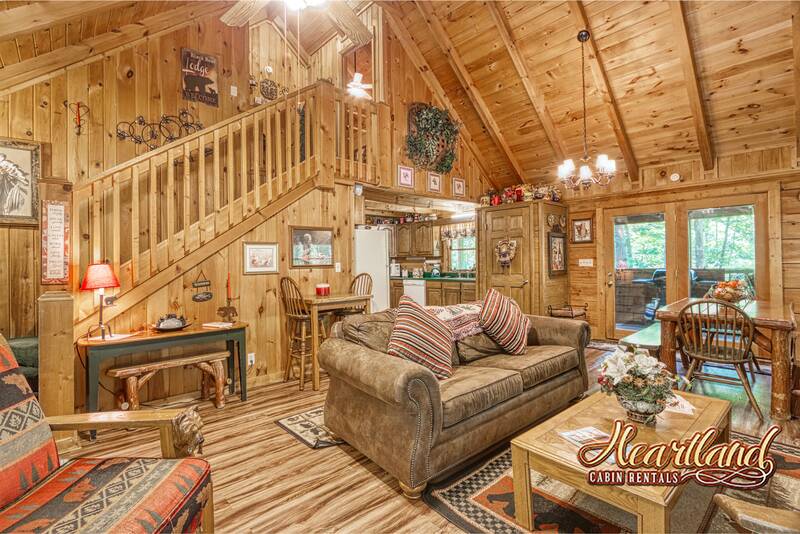 A BEARY HAPPY PLACE 3 bedroom Cabin in Gatlinburg, TN