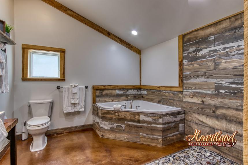 Large Tub in Rental Cabin