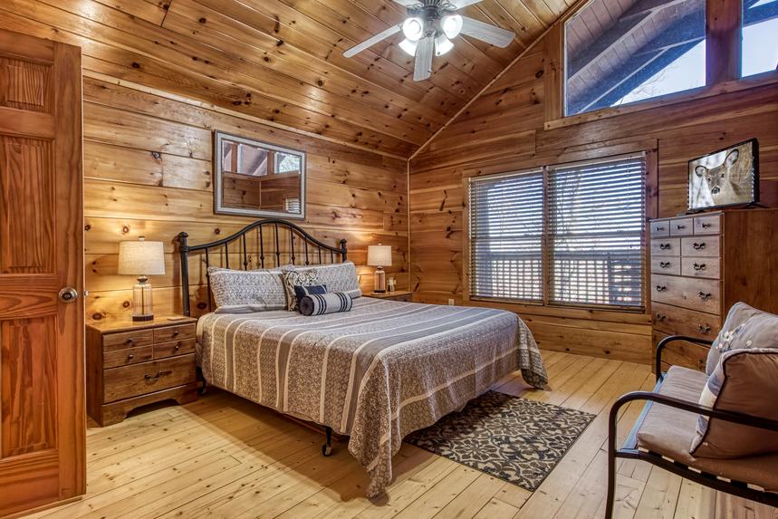 King bedroom at Morning Glory Cabin