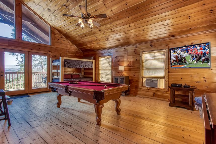 Pool table at Morning Glory Cabin