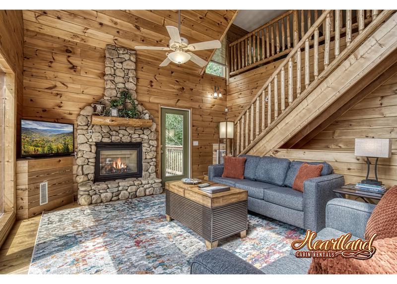 Gatlinburg Cabin - Monte Casa - Living Room