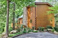 Welcome to Sticks and Stones - perfect for a honeymoon or weekend getaway to Pigeon Forge, TN