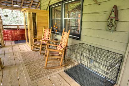 Aspen’s Hideaway - pet friendly 1 bedroom cabin in between Gatlinburg and Pigeon Forge