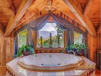 Jetted jacuzzi tub