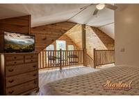 Gatlinburg Cabin - Monte Casa - Bedroom