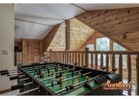 Game Area - Monte Casa - Gatlinburg Honeymoon Cabin