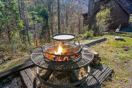 Outdoor fire pit at Mountain Memories in Gatlinburg TN