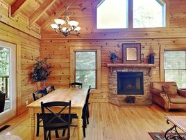 Living room/Dining at Topsy  in Pigeon Forge TN