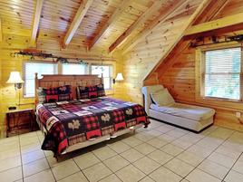 Top Level King suite! at Topsy  in Pigeon Forge TN
