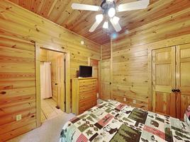 Lower Level Queen bedroom at Topsy  in Pigeon Forge TN