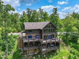 Taken at Gi-Pa’s Getaway in Pigeon Forge TN
