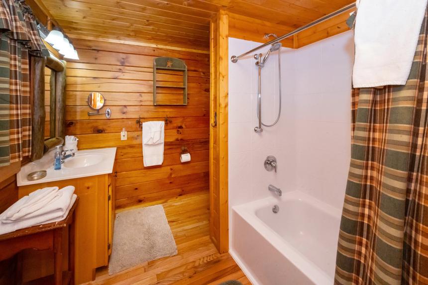 Balsam Mist Lodge