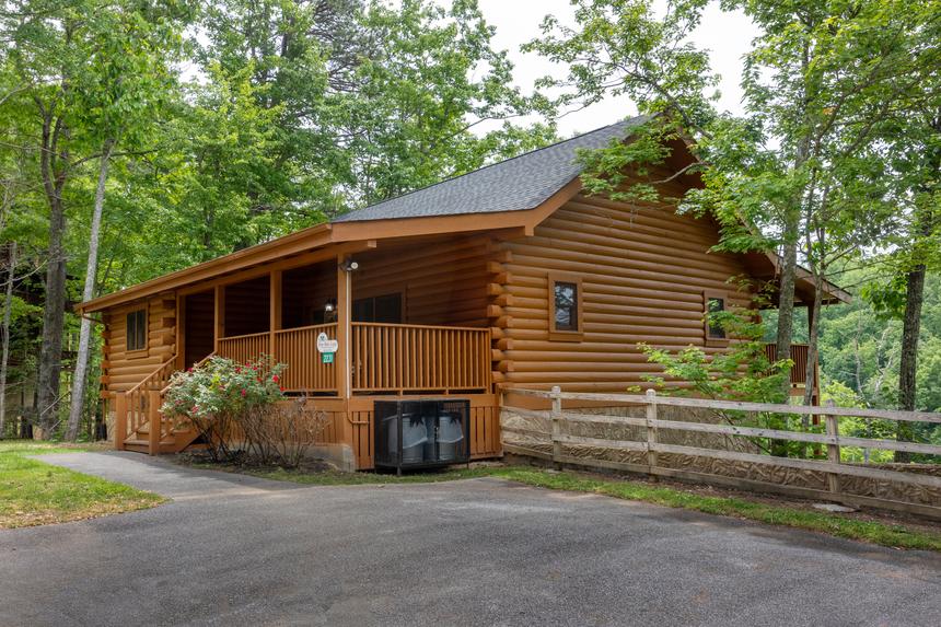 Four Oaks Lodge