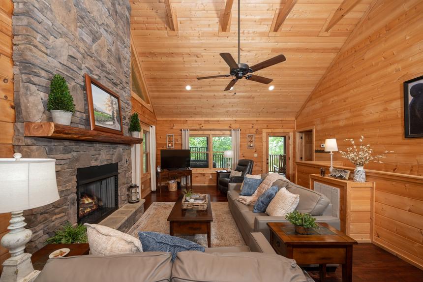 Four Oaks Lodge