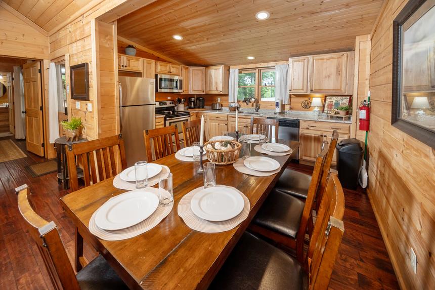 Four Oaks Lodge