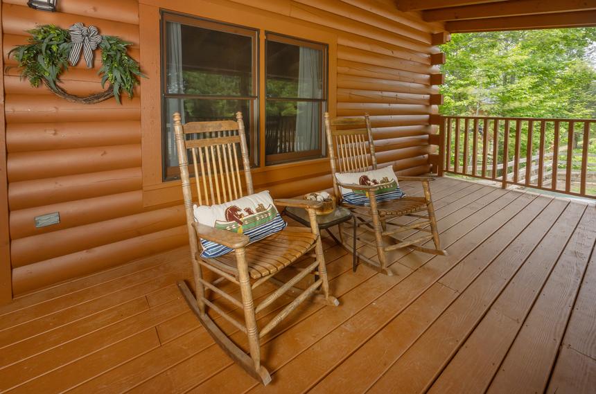 Four Oaks Lodge