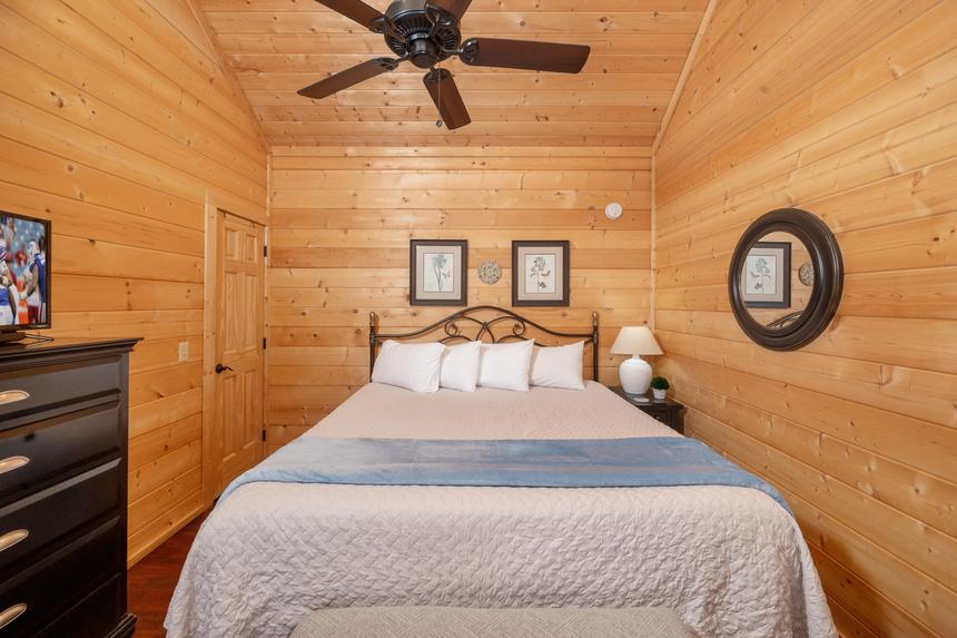 Four Oaks Lodge
