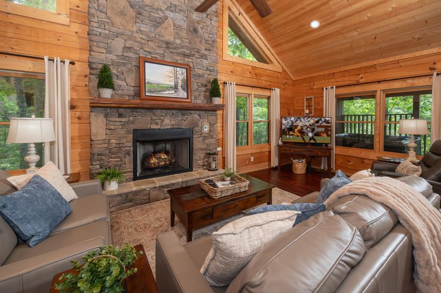 Four Oaks Lodge