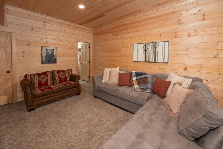 Four Oaks Lodge
