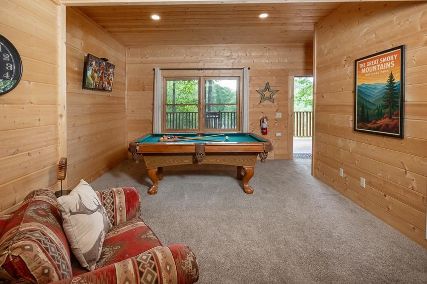Four Oaks Lodge