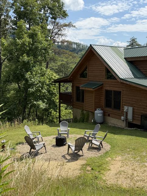 Honey J's Mountain Retreat