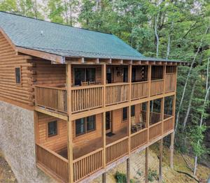 Four Oaks Lodge