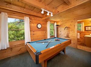Mountain Meadows cabin pool table