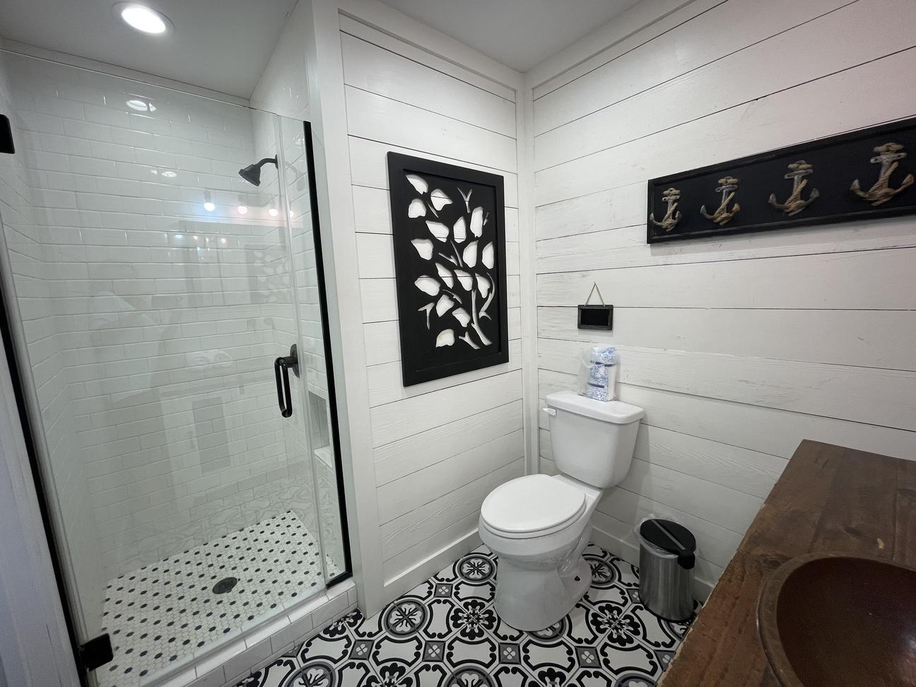 Step in shower in the 2nd bathroom