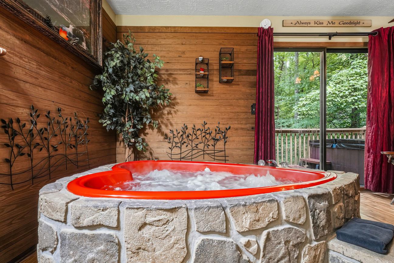 Bear Mountain Hollow