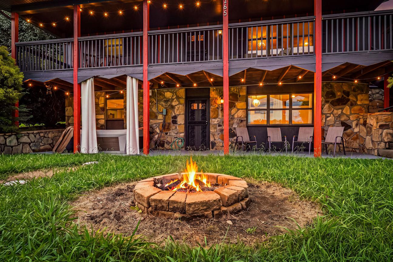 Firelight Cabin
