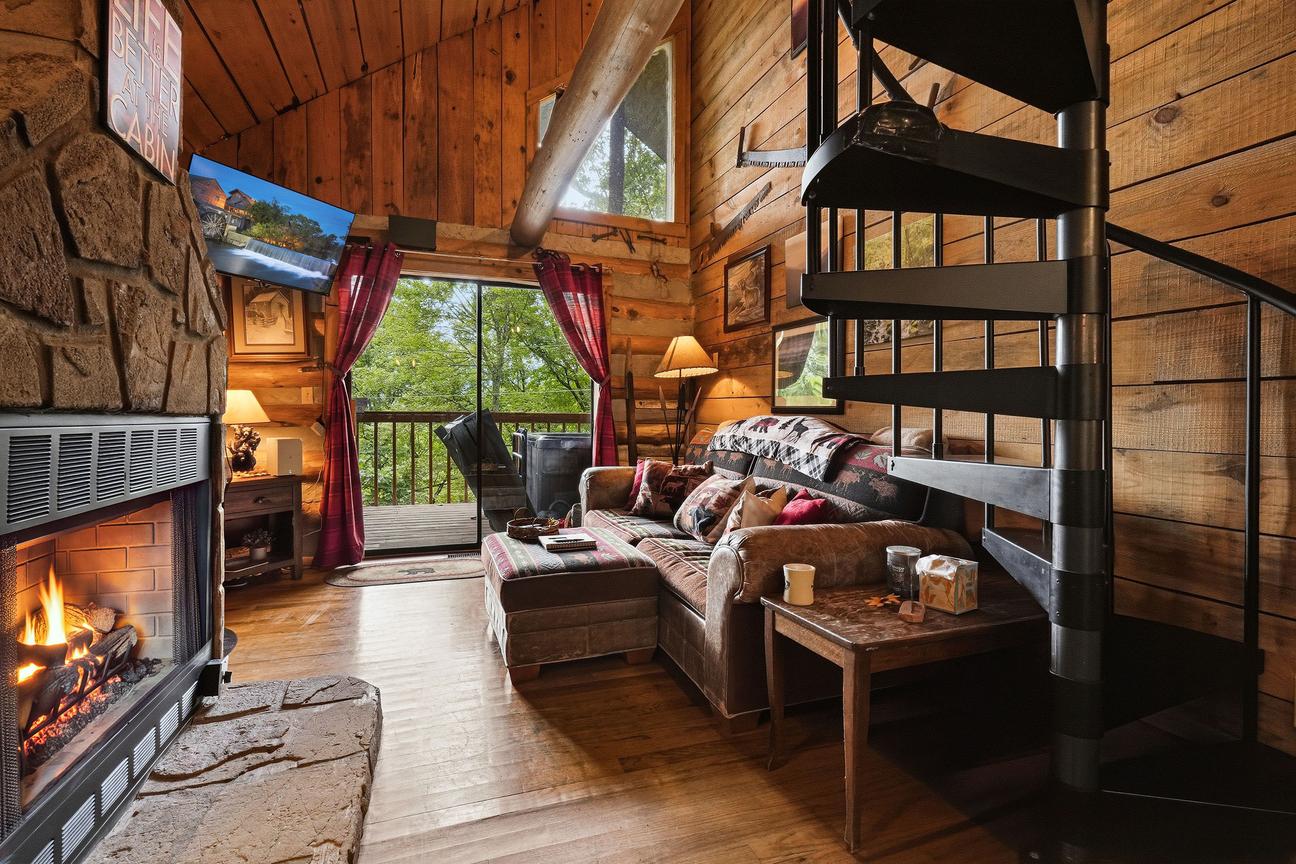 Pine Knot Cabin