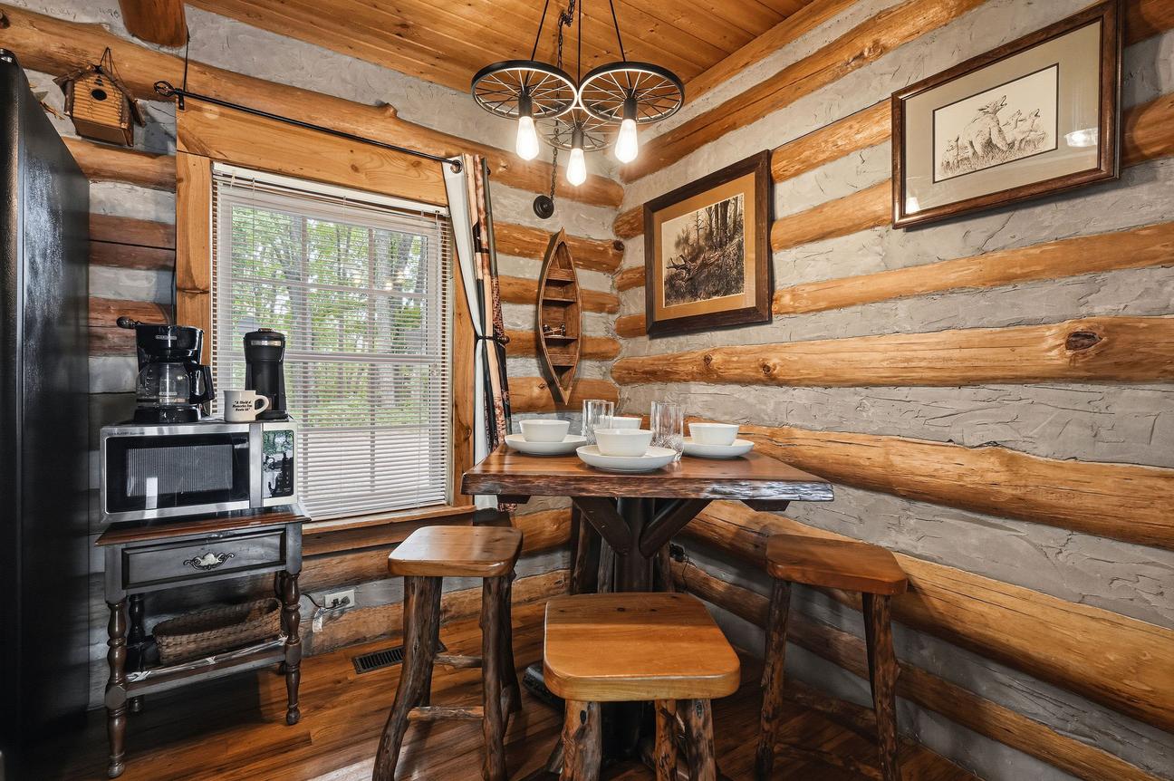 Pine Knot Cabin