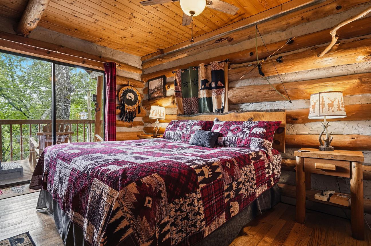 Pine Knot Cabin