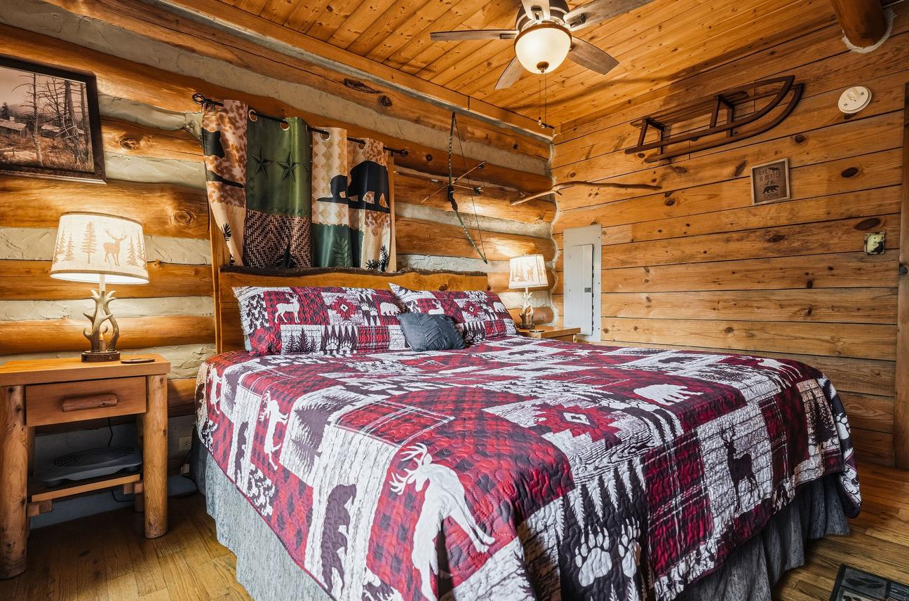 Pine Knot Cabin