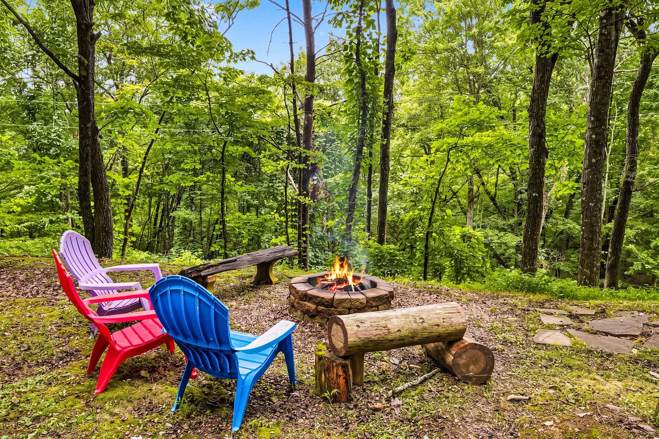 Pine Knot Cabin