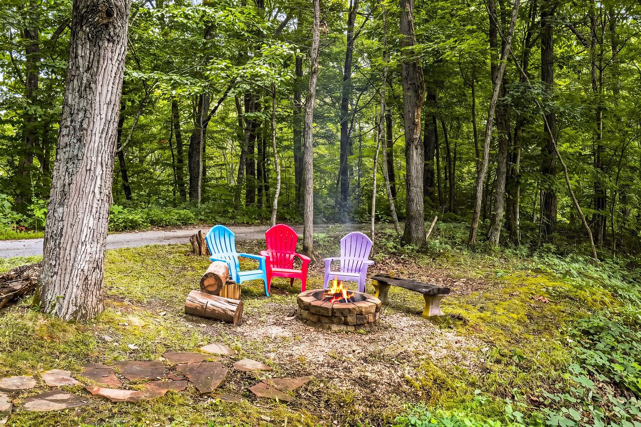 Pine Knot Cabin