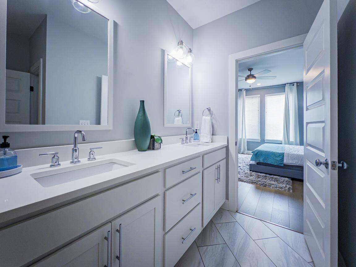 Buena Vista Townhouse near Germantown