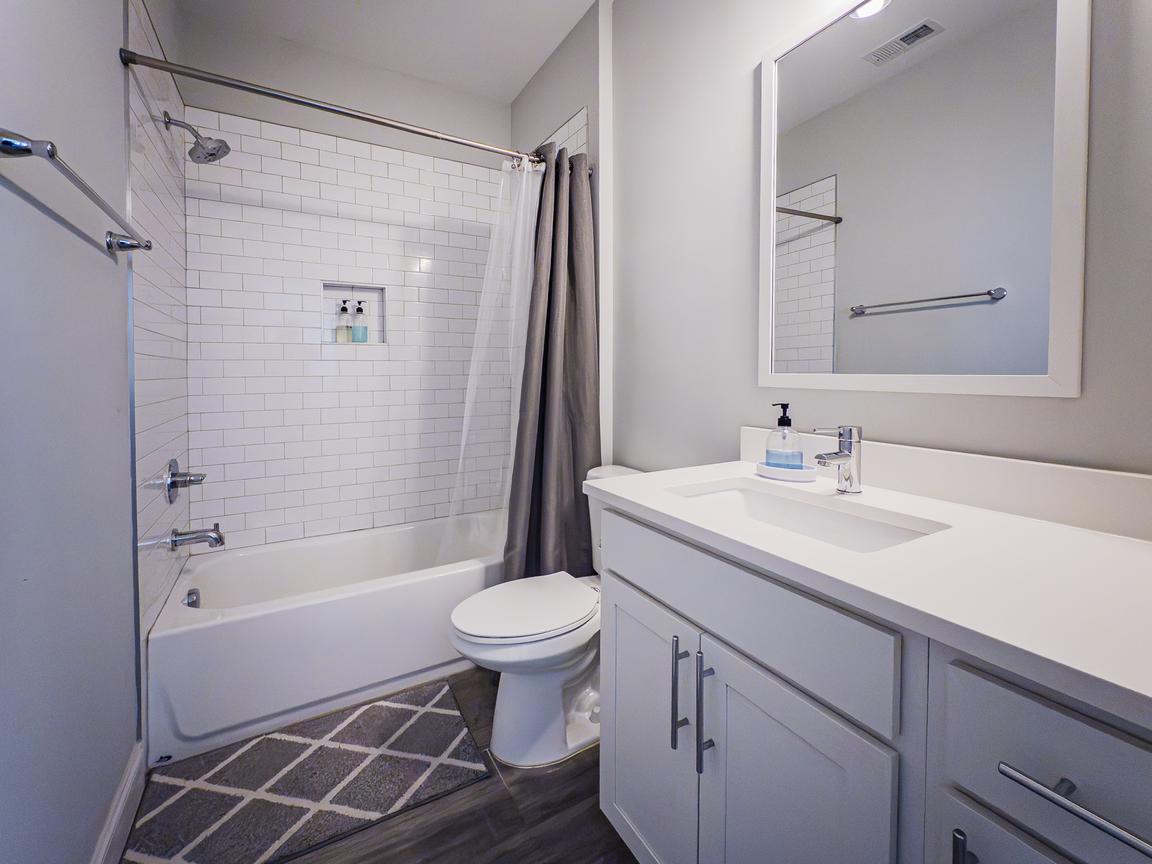 Buena Vista Townhouse near Germantown