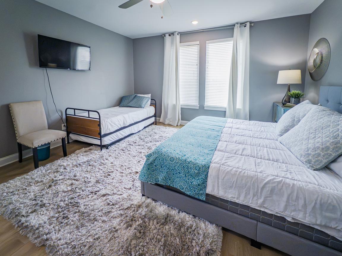 Buena Vista Townhouse near Germantown