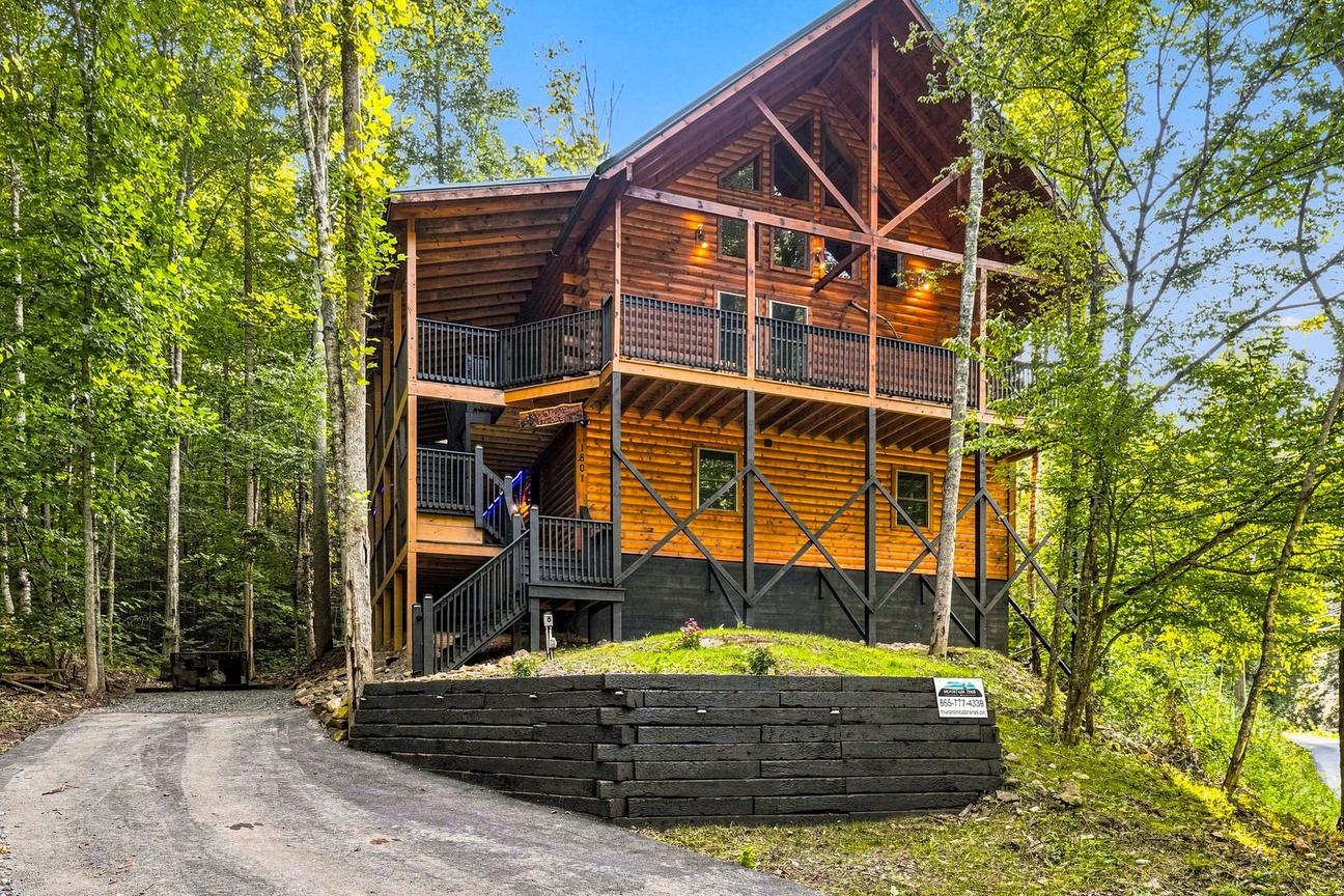 Bear Mansion Getaway