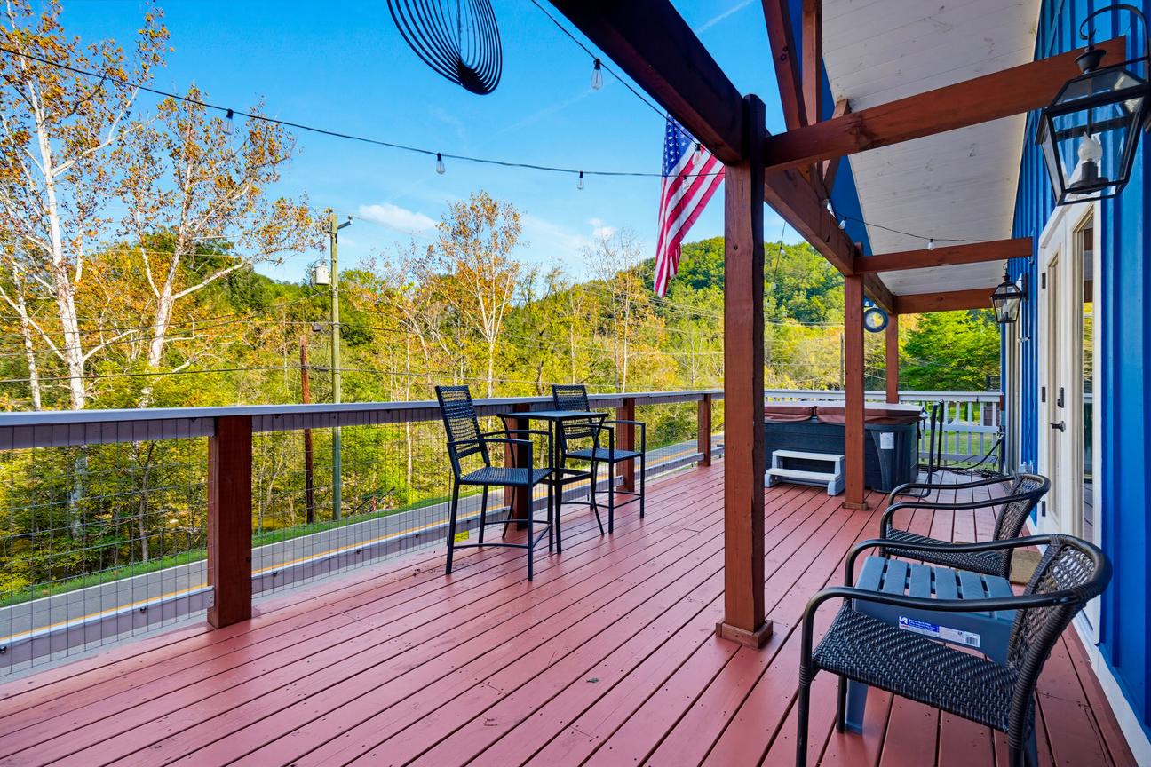 Tranquility River Chalet