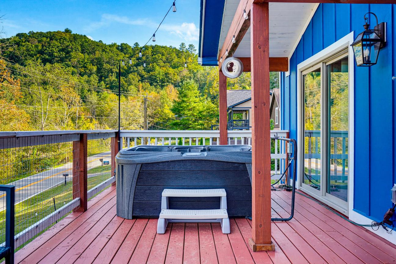 Tranquility River Chalet