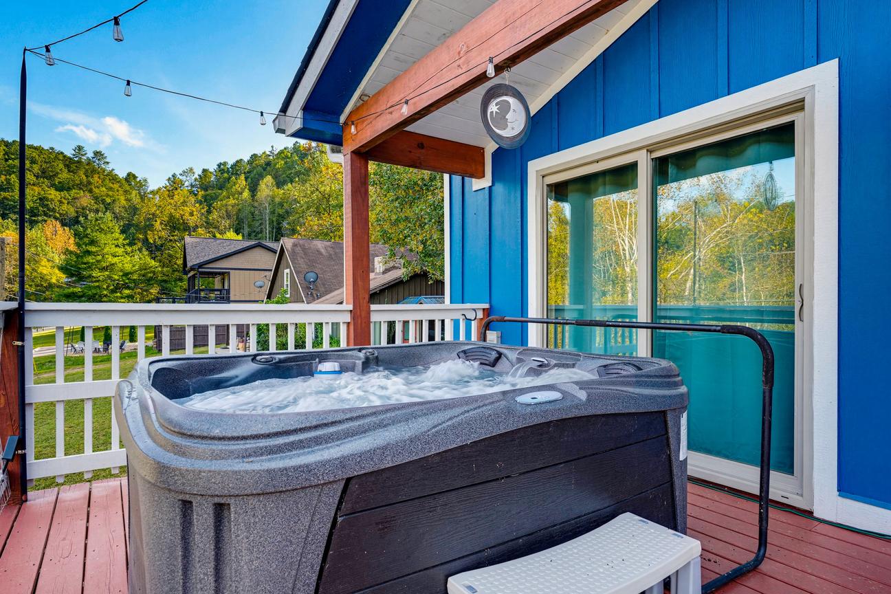 Tranquility River Chalet