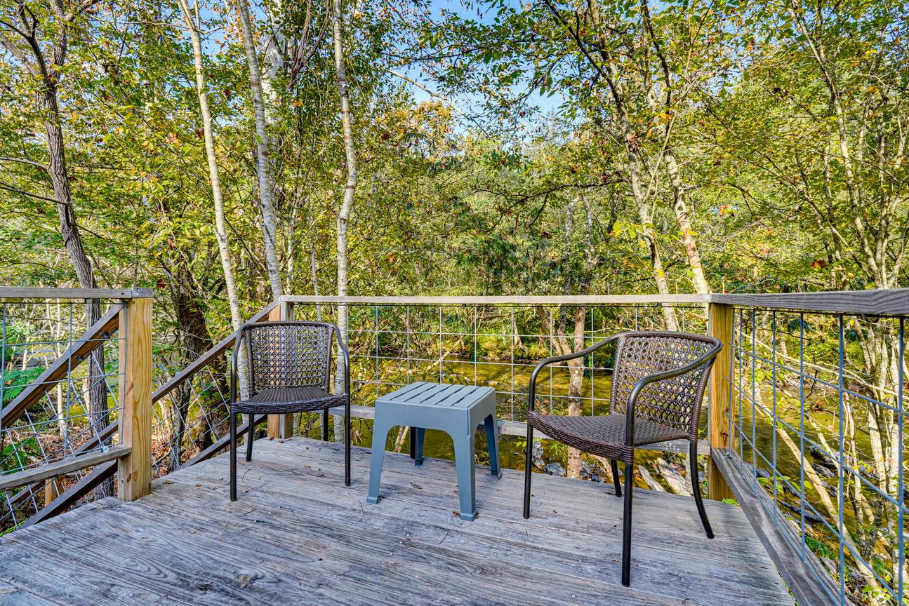 Tranquility River Chalet