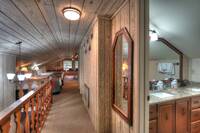 Crockett's Coonskin Cabin (540)