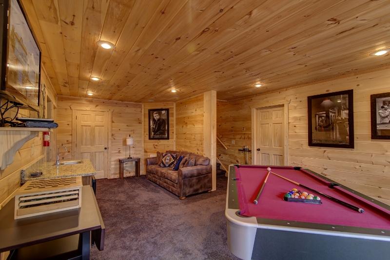 Grand Cherokee Lodge