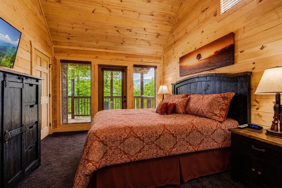 Lazy Bear Lodge