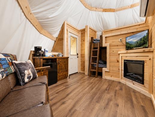 Photo of Cub House Queen/Bunk Style