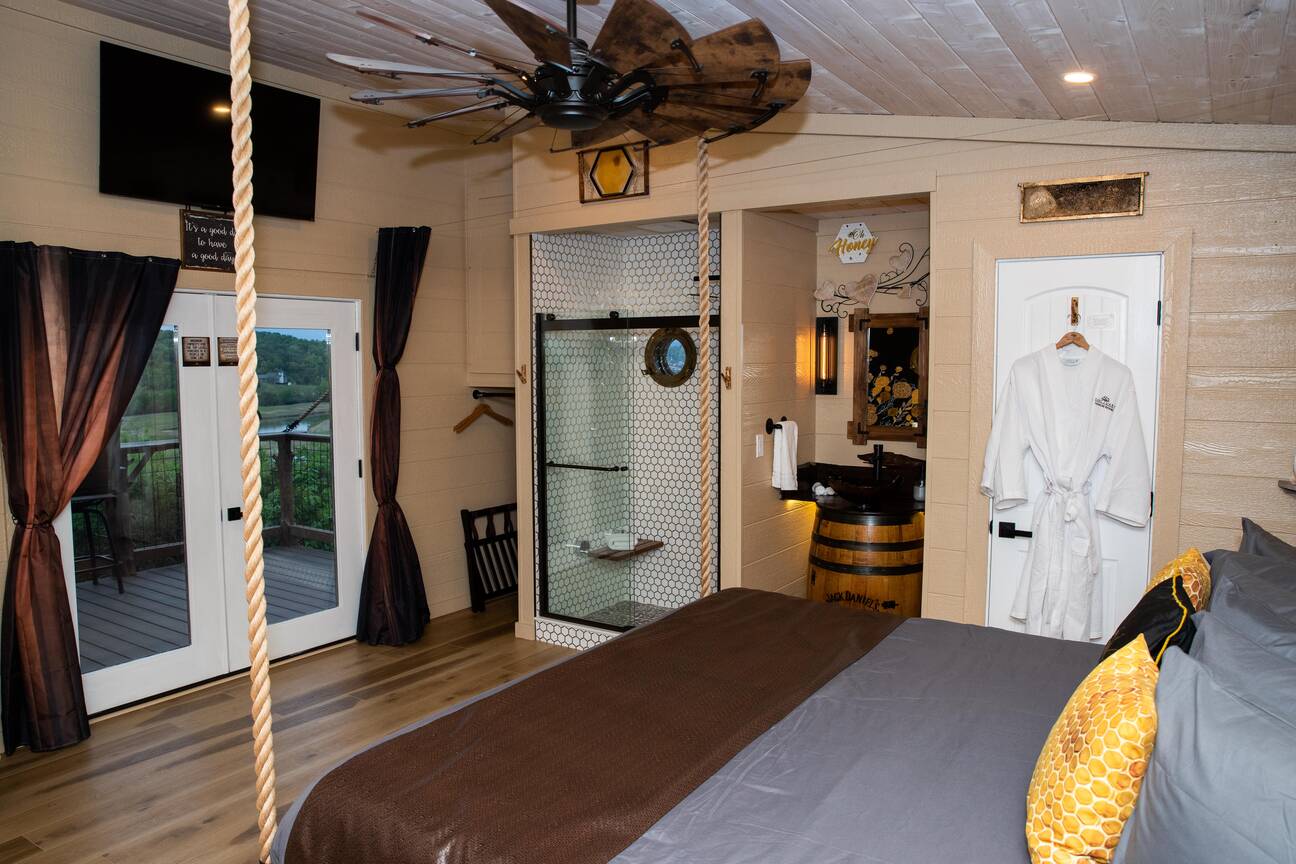 Spacious and luxurious. The Honey Hole has all the features and more to make it your perfect getaway destination